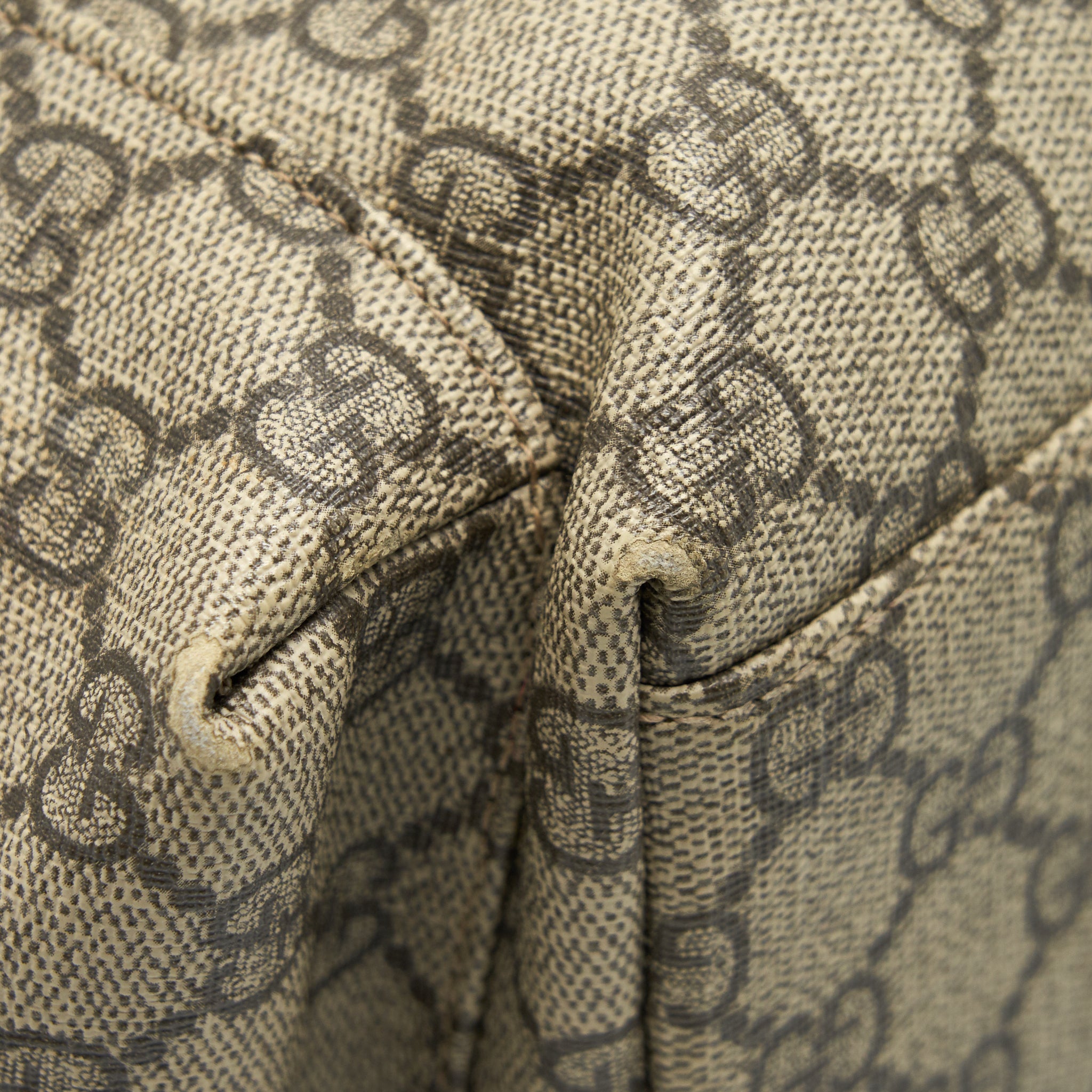 GUCCI GG SUPREME CANVAS DIAPER BAG - Image 10