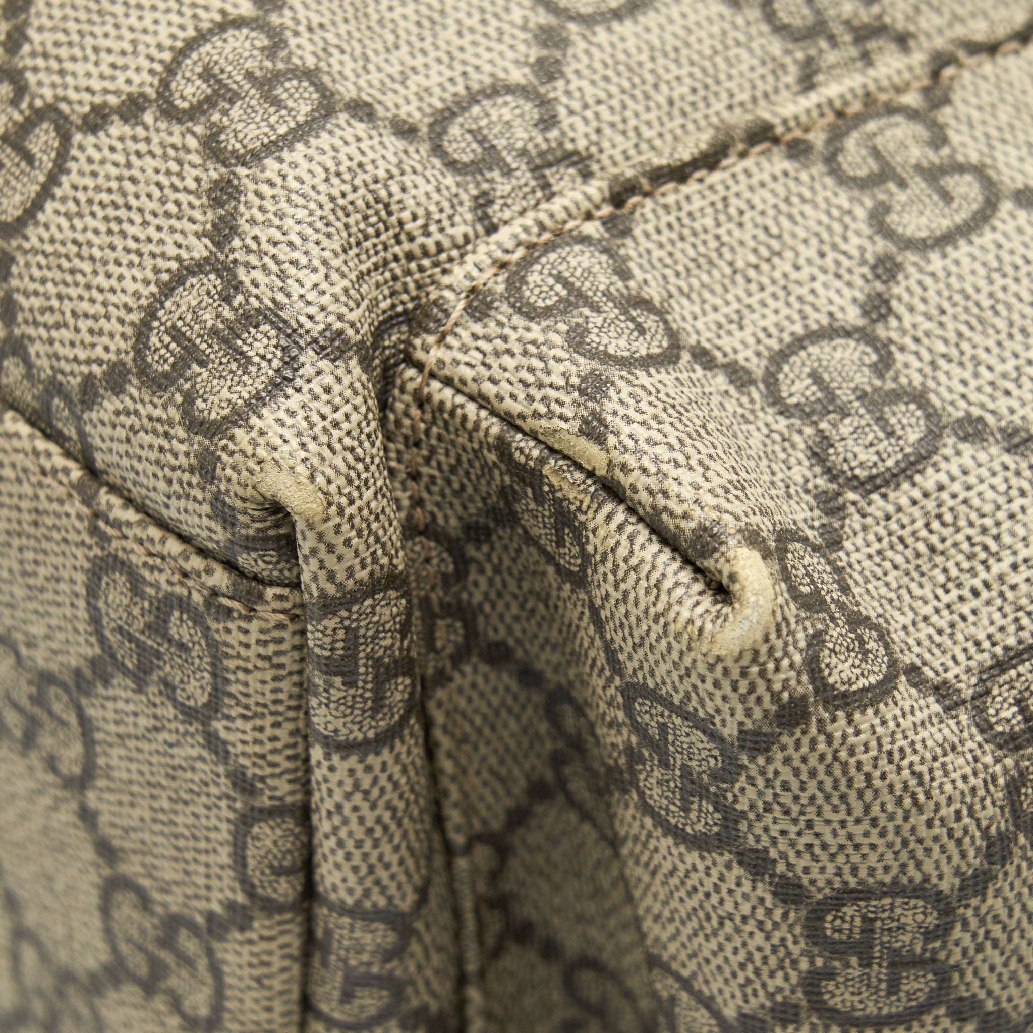 GUCCI GG SUPREME CANVAS DIAPER BAG - Image 11