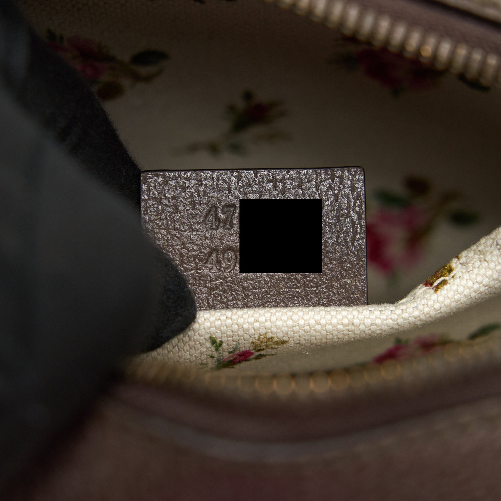 GUCCI GG SUPREME CROSSBODY BAG BROWN - Image 10