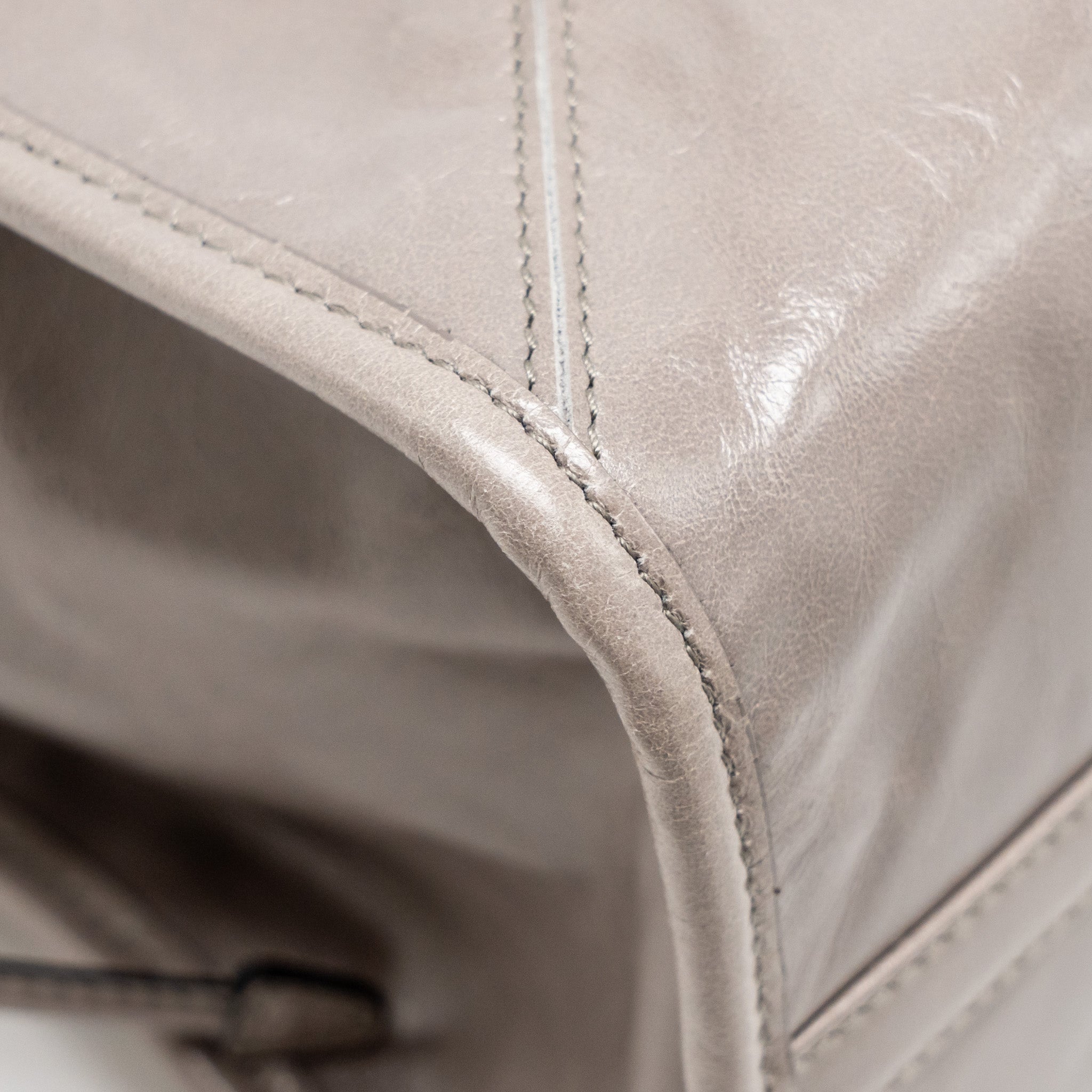 PRADA BONNIE LARGE HANDBAG CALFSKIN GREY GHW - Image 9