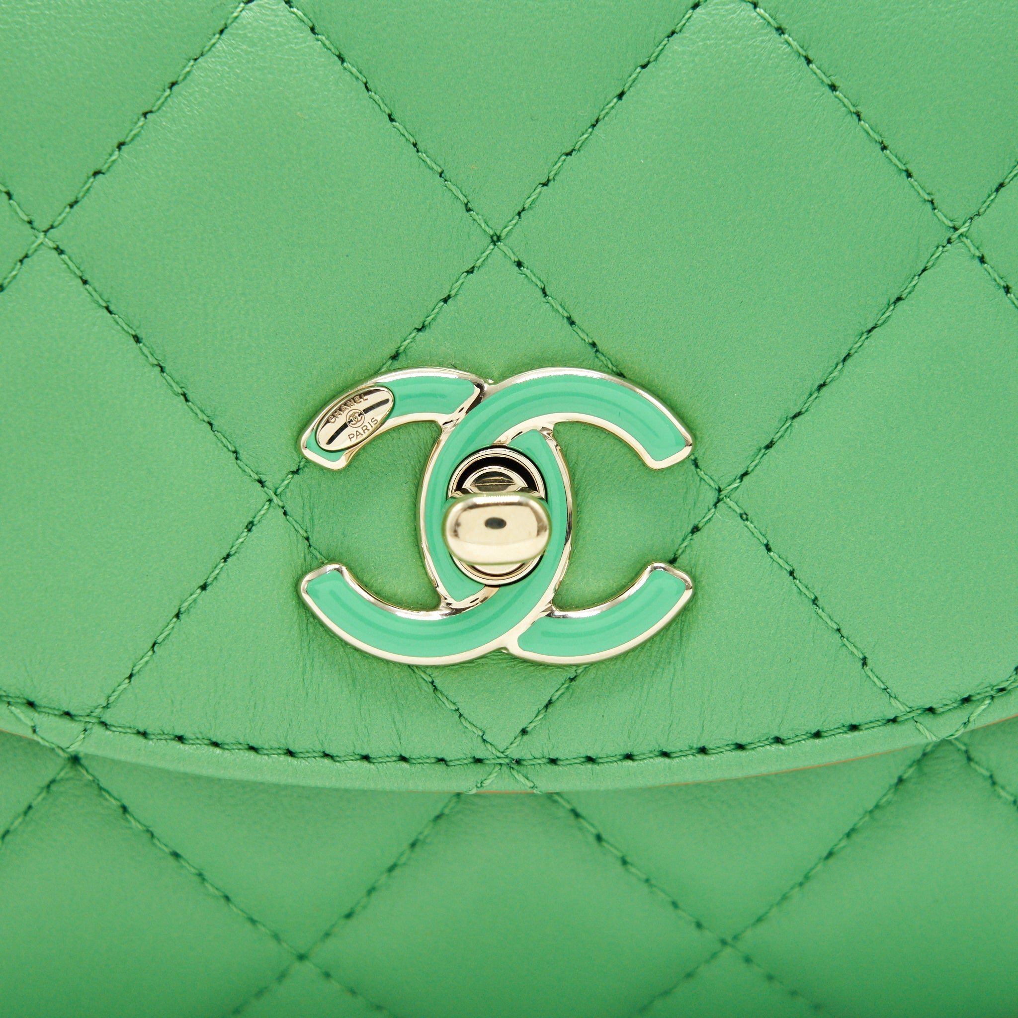 CHANEL SMALL SCARF ENTWINED CHAIN BAG GREEN - Image 10