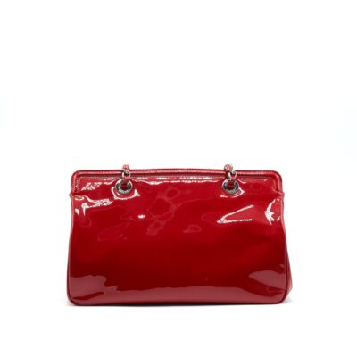 Alternative view of CHANEL PATENT LEATHER TOTE BAG WITH CHAIN IN RED SHW