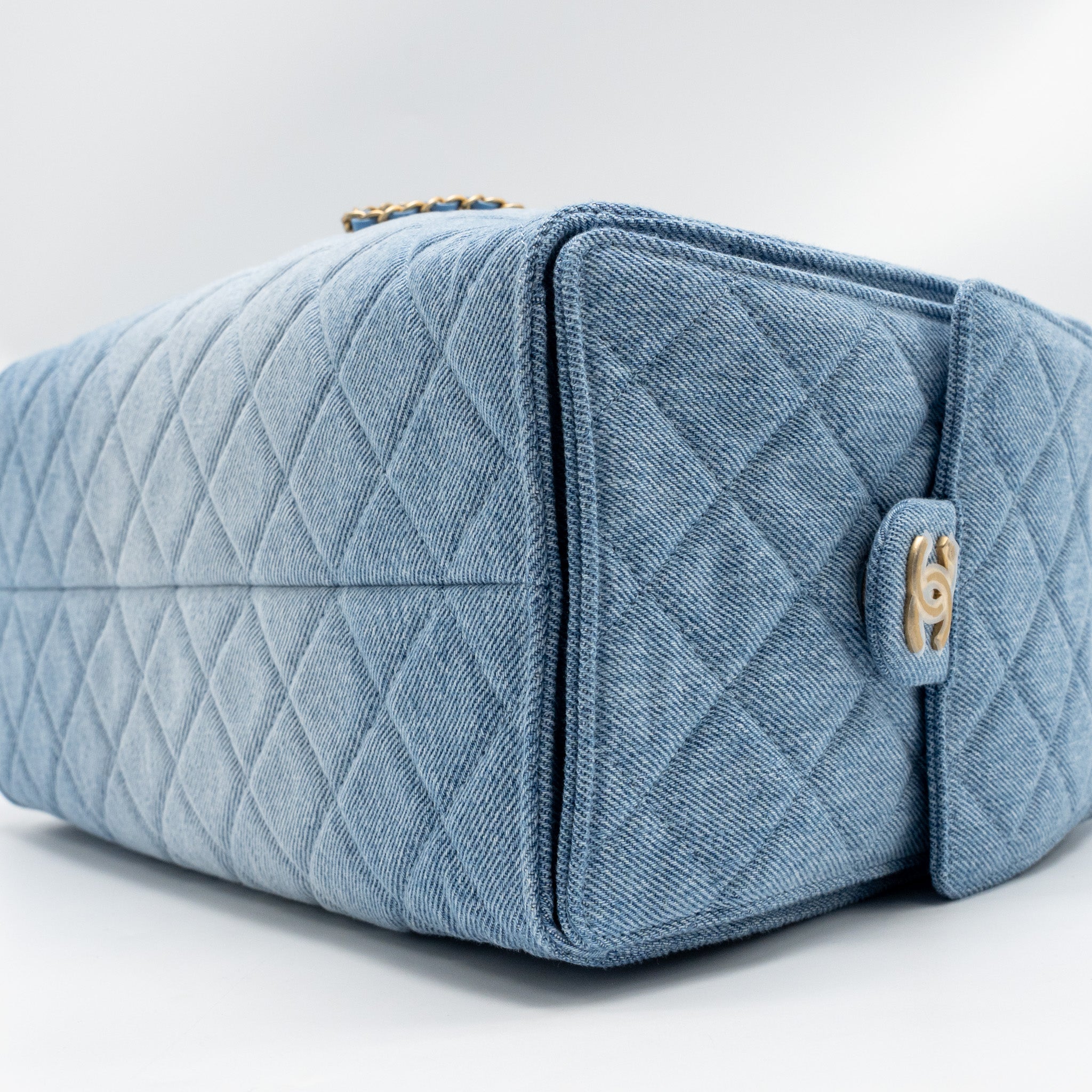 CHANEL 25 MEDIUM HANDBAG WASHED DENIM BLUE GHW (MICROCHIP) - Image 7