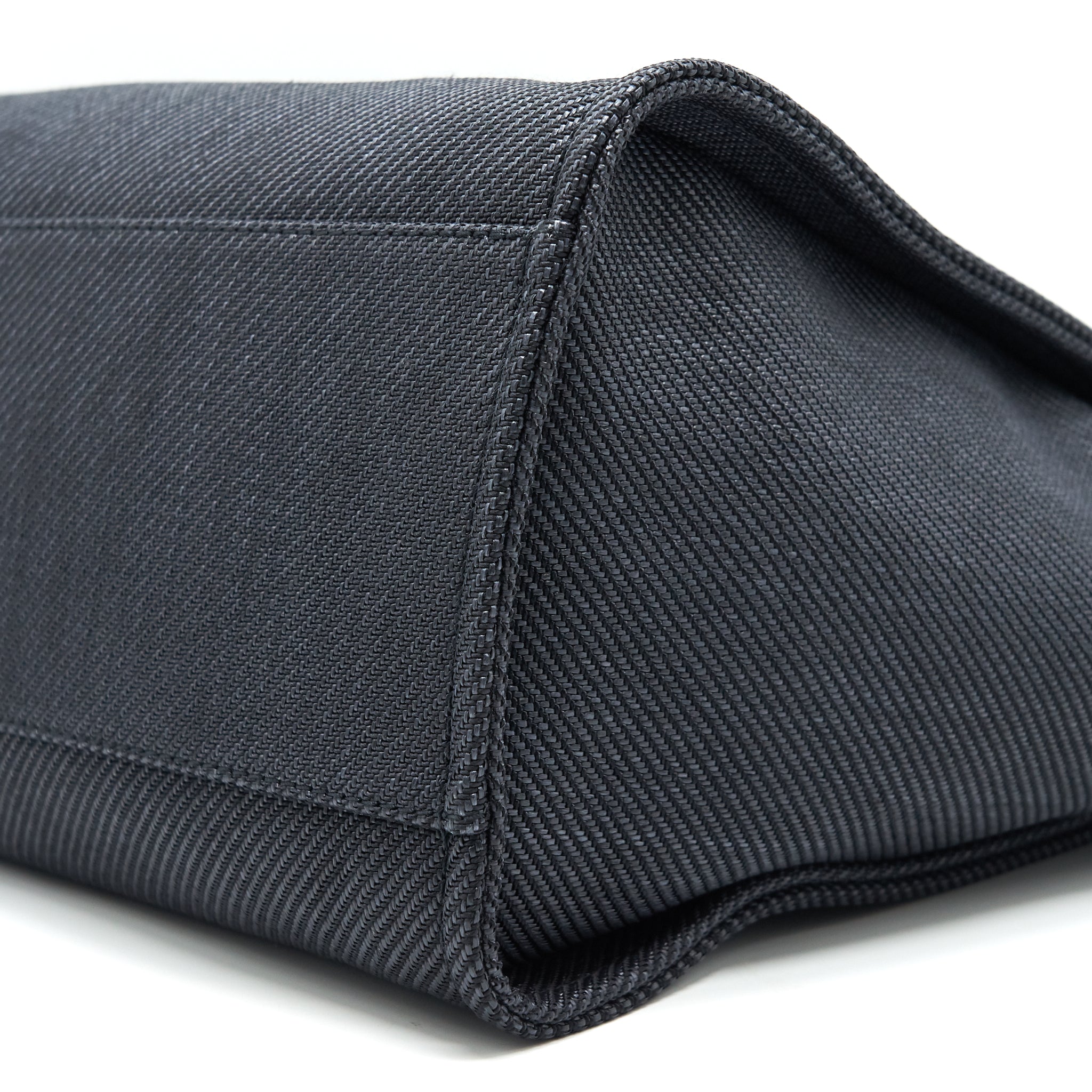 CHANEL MEDIUM DEAUVILLE TOTE IN BLACK GHW - Image 7