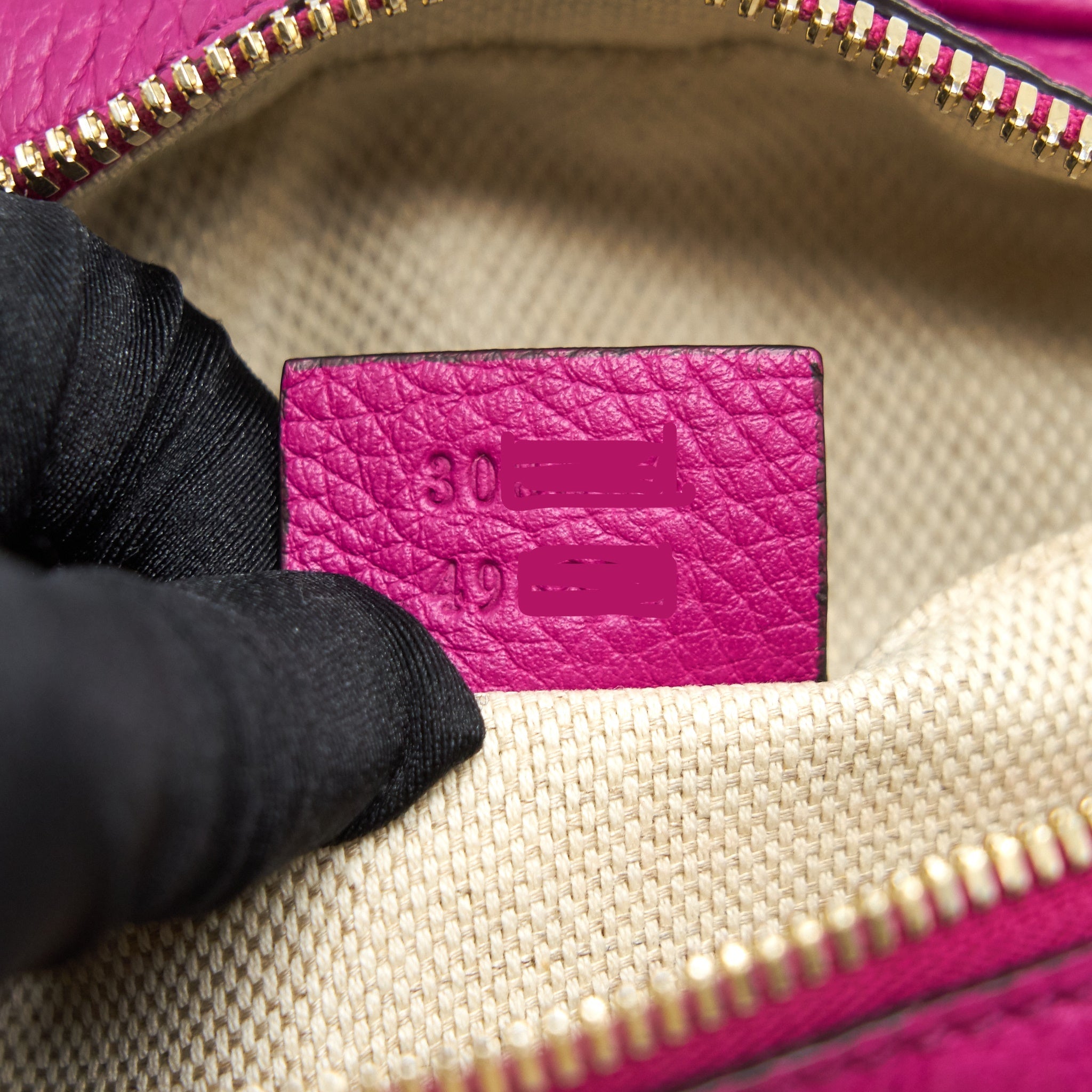 GUCCI SOHO SMALL LEATHER DISCO BAG HOT PINK - Image 11
