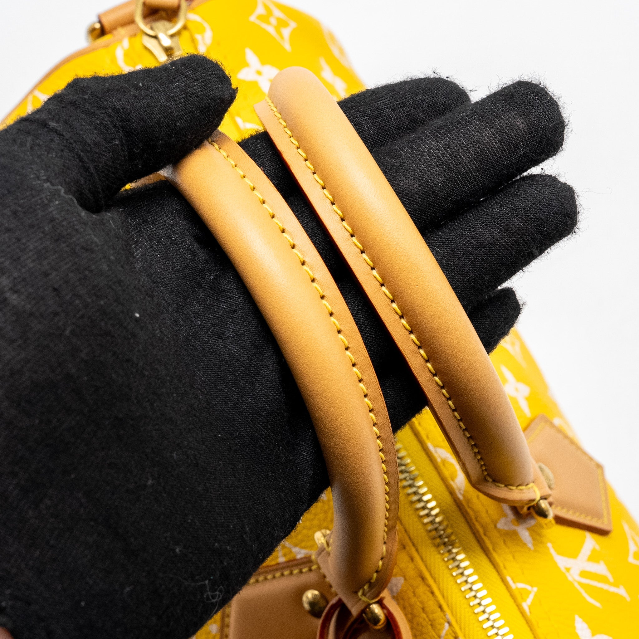 LOUIS VUITTON SPEEDY P9 BANDOULIÈRE 25 MONOGRAM SOFT CALFSKIN JAUNE MAT GHW - Image 12