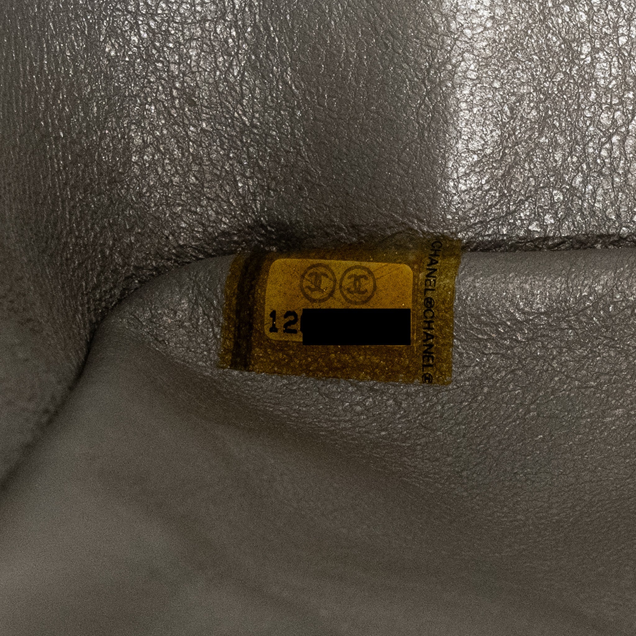 CHANEL CLASSIC QUILTED FLAP BAG LAMBSKIN METALLIC PALE GOLD SHW - Image 17
